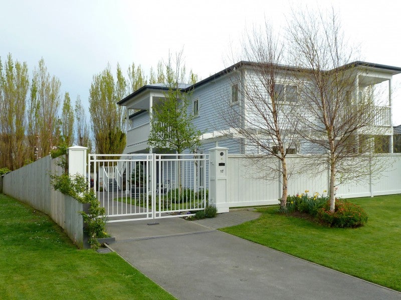 17 Euphrasie Drive, Aidanfield, Christchurch - Carousel 1