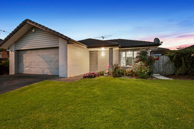 28 Foxlaw Street, Randwick Park, Auckland - Carousel 1