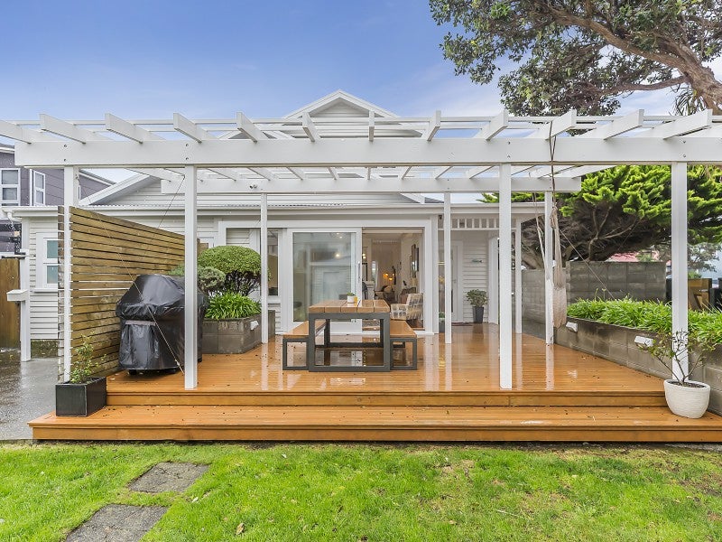 11 Mantell Street, Seatoun, Wellington - Carousel 2