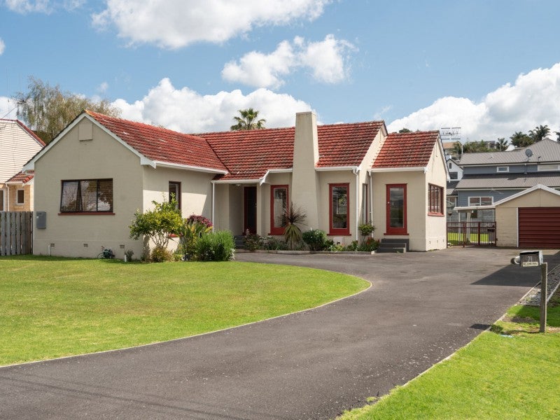 21 Grace Road, Tauranga South, Tauranga - Carousel 1