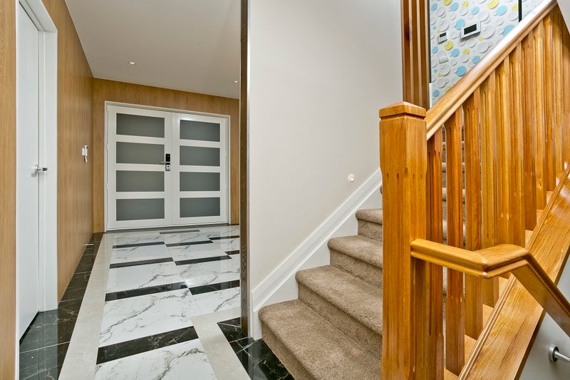 11 Para Close, Fairview Heights, Auckland - Carousel 2