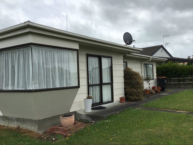 8 Willowstream Grove, Cloverlea, Palmerston North - Carousel 3