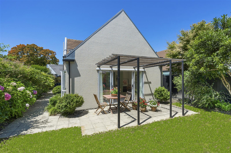 1/8 Makora Street, Fendalton, Christchurch - Carousel 1