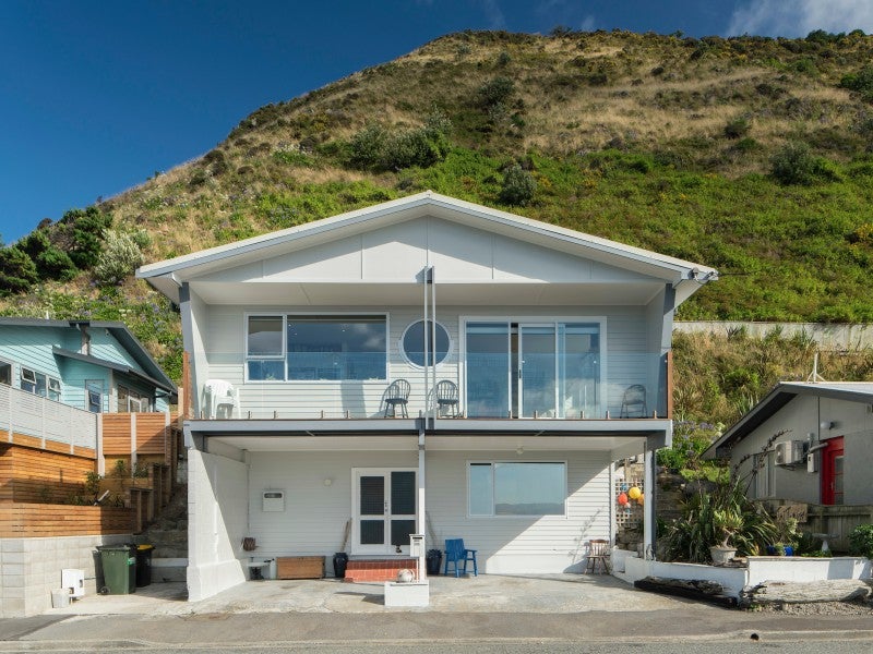 138 Owhiro Bay Parade, Owhiro Bay, Wellington - Carousel 1