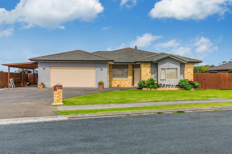 33 Chic Gardens, Parakai, Helensville - Carousel 2