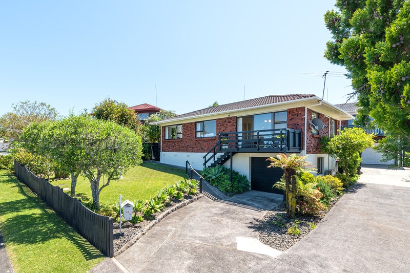 13A Himalaya Crescent, Lynfield, Auckland - Carousel 1