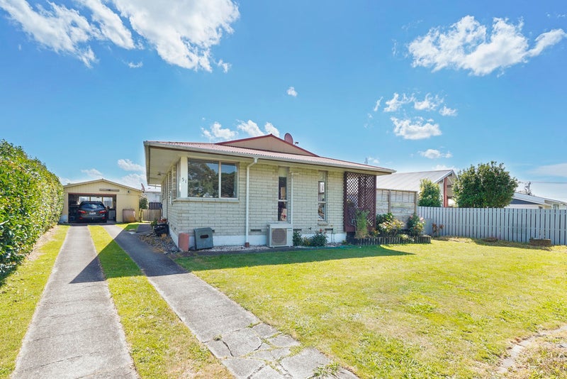 51 Rhonda Avenue, Deanwell, Hamilton - Carousel 2