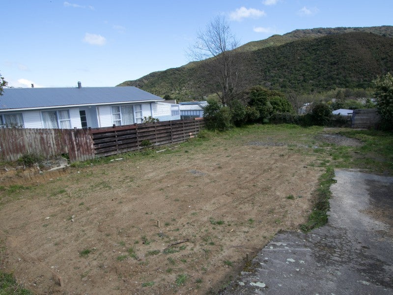 114 Coast Road, Wainuiomata, Lower Hutt - Carousel 2
