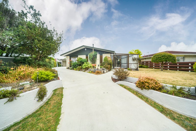18 Cecil Place, Cloverlea, Palmerston North - Carousel 2
