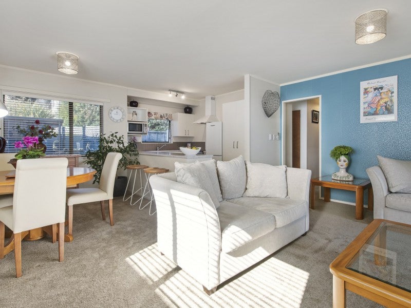 8A Burns Street, Gate Pa, Tauranga - Carousel 1