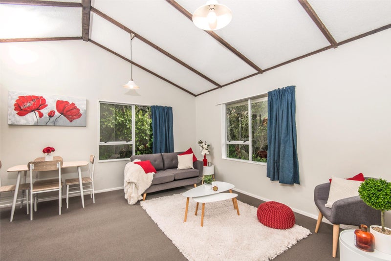 19B Colchester Crescent, Newlands, Wellington - Carousel 1