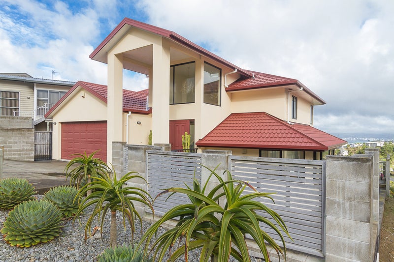 72 Cedar Street, Maungaraki, Lower Hutt - Carousel 1