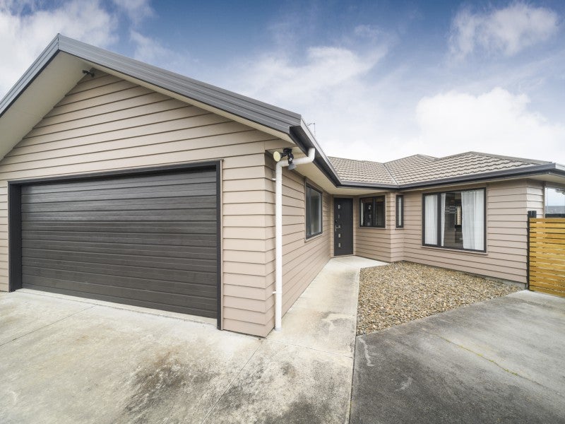 5 Angelina Way, Kelvin Grove, Palmerston North - Carousel 2