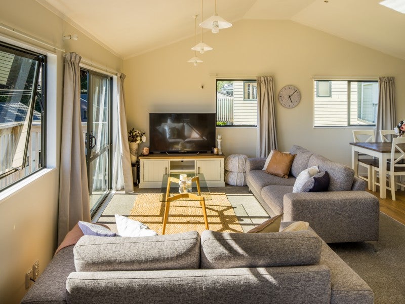 34 Morere Street, Titahi Bay, Porirua - Carousel 2