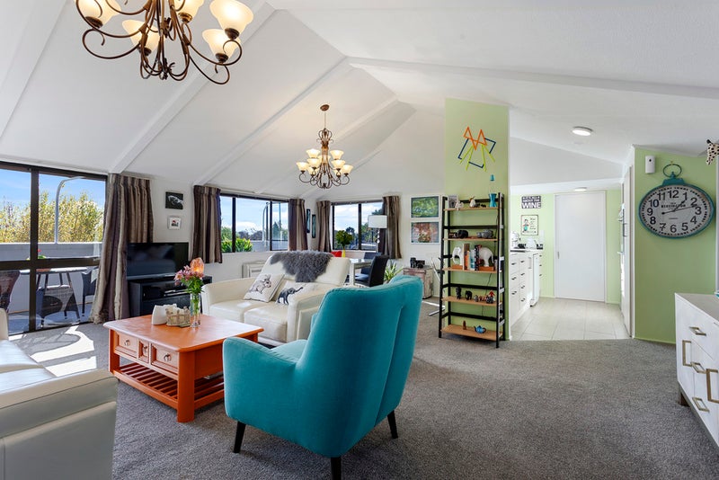6/3 Karitane Drive, Cashmere, Christchurch - Carousel 2