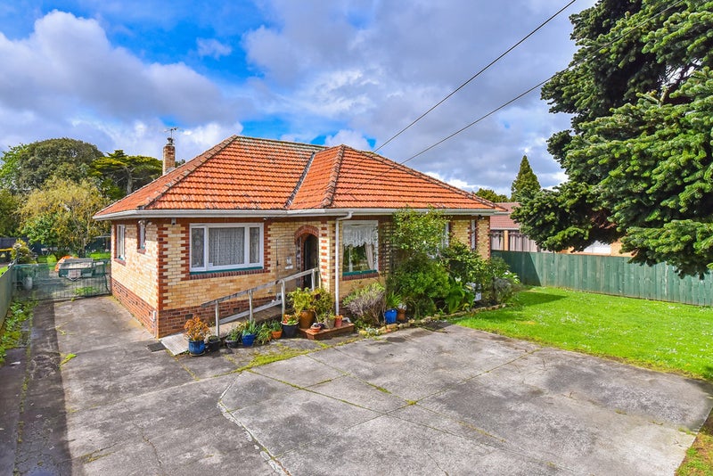 217 St George Street, Papatoetoe, Auckland - Carousel 1