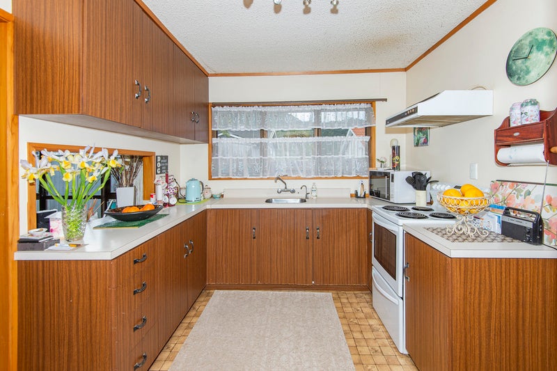 11 Parahaki Street, Regent, Whangārei - Carousel 2