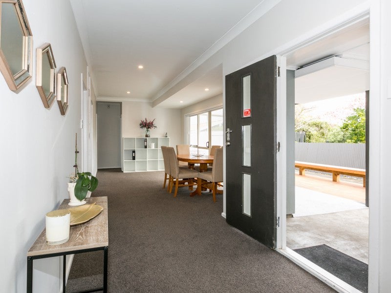 813 Maitland Crescent, Mayfair, Hastings - Carousel 1