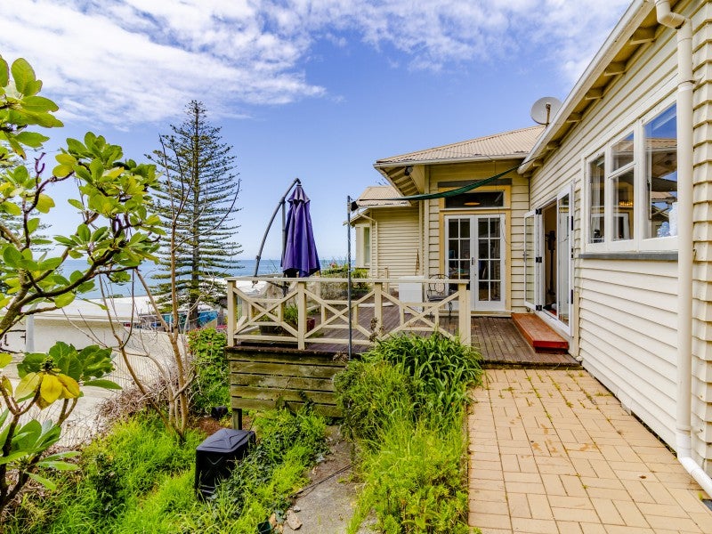 6 Seaview Terrace, Bluff Hill, Napier - Carousel 1