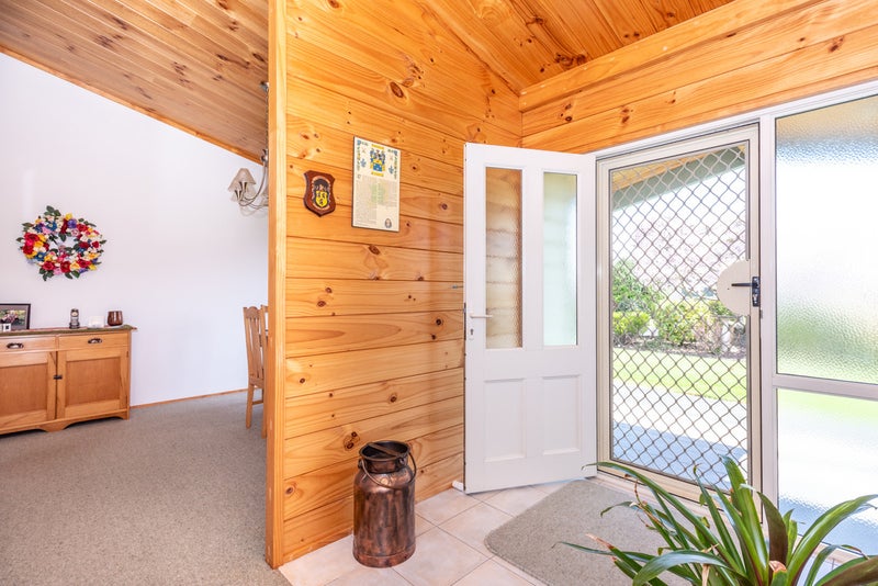 15 Parkview Place, Riverdale, Gisborne - Carousel 2