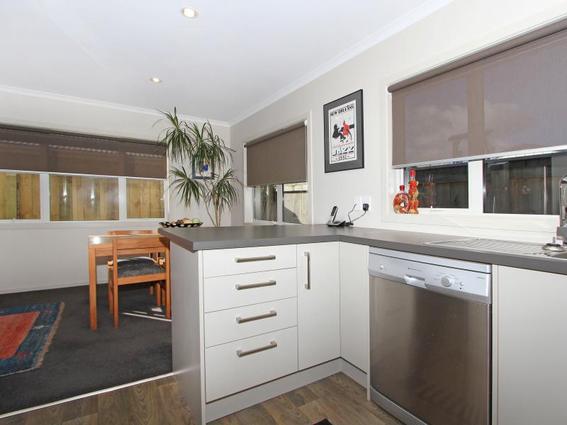 2 Colson Street, Avalon, Lower Hutt - Carousel 20