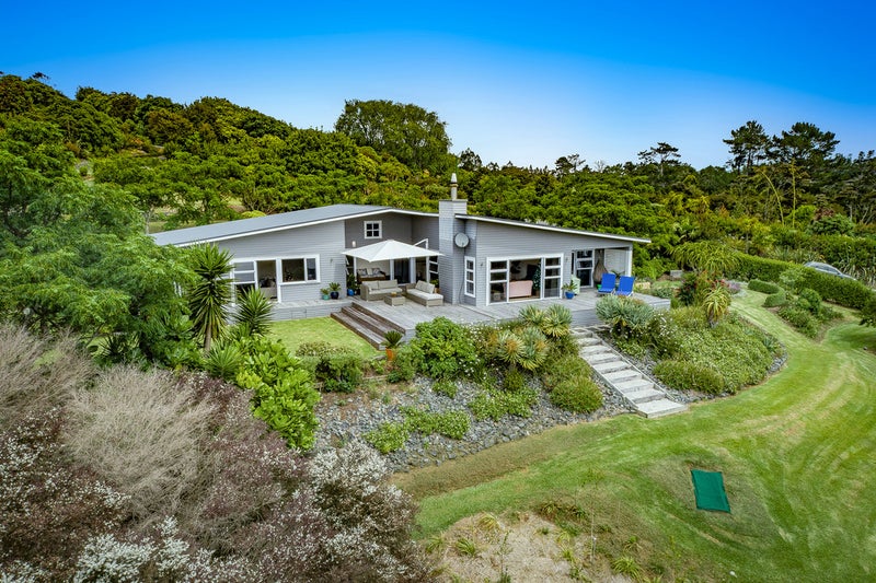 31 McCallum Drive, Sandspit, Warkworth - Carousel 1