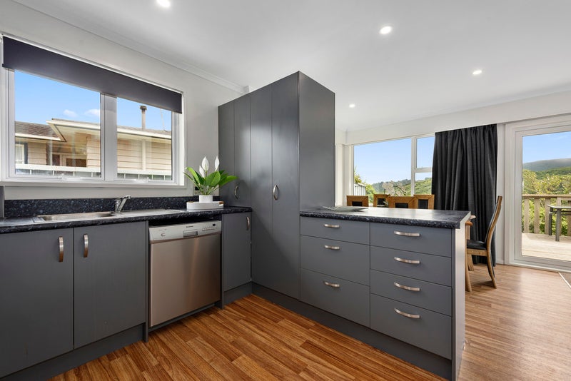 19 Waipounamu Drive, Kelson, Lower Hutt - Carousel 2