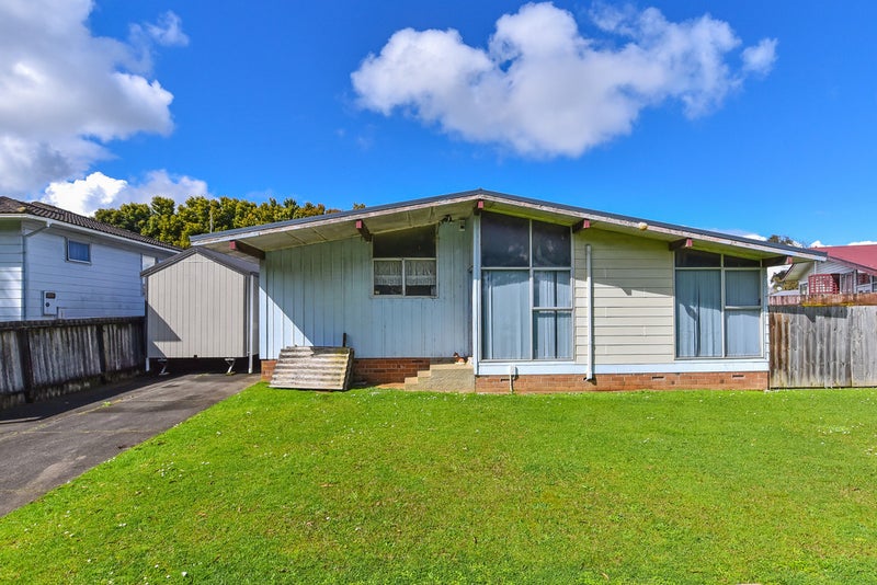 26 Killington Crescent, Mangere, Auckland - Carousel 1