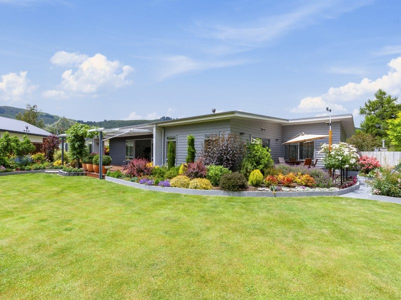 8 Nursery Lane, Taupo - Carousel 1