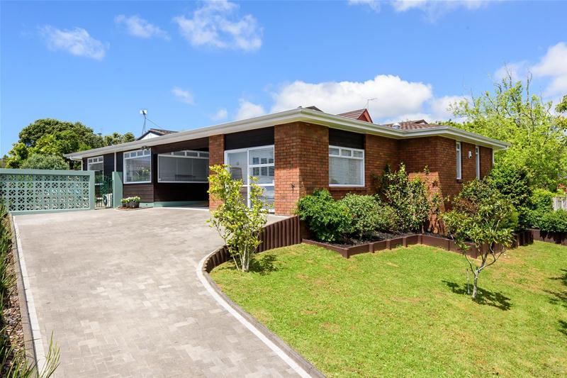 14 Sarah Place, Farm Cove, Auckland - Carousel 1