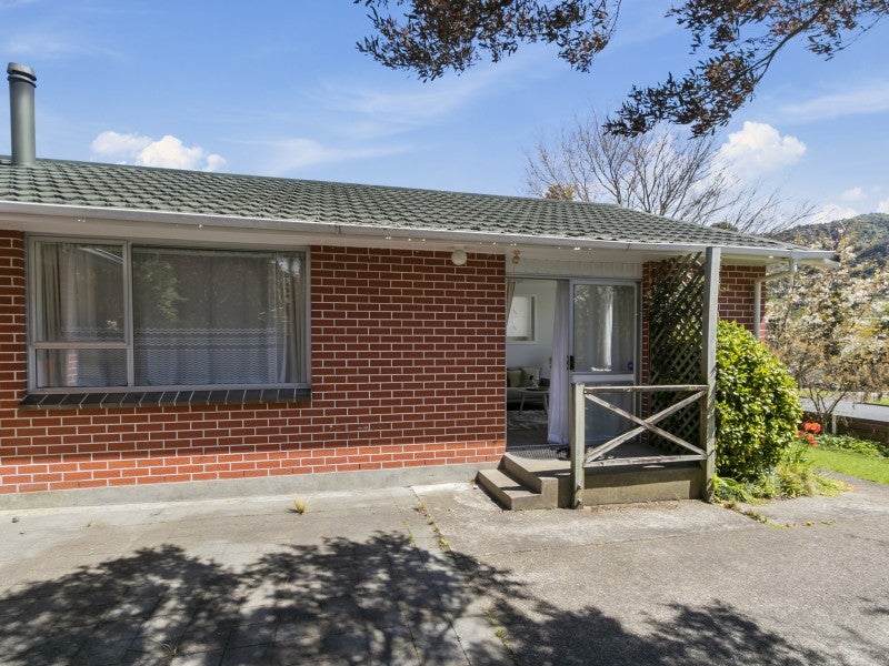 1/50 California Drive, Tōtara Park, Upper Hutt - Carousel 1