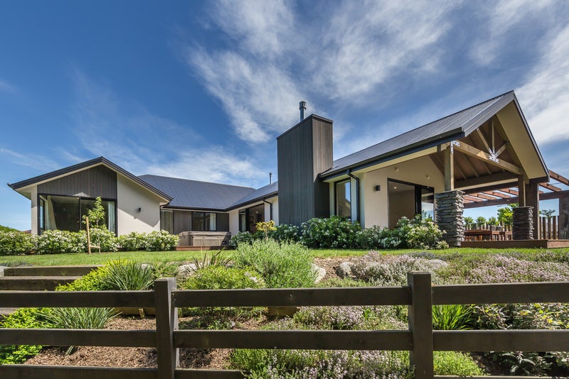 34 Bronco Drive, Aidanfield, Christchurch - Carousel 1