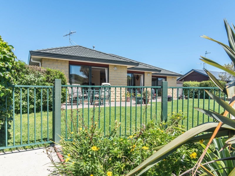 23 Lorna Irene Drive, Raumati South, Paraparaumu - Carousel 2