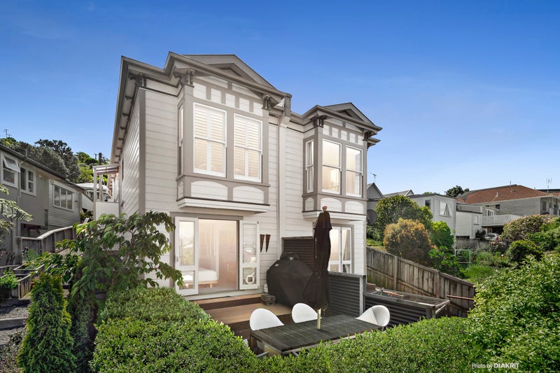 22 Charlotte Avenue, Brooklyn, Wellington - Carousel 1