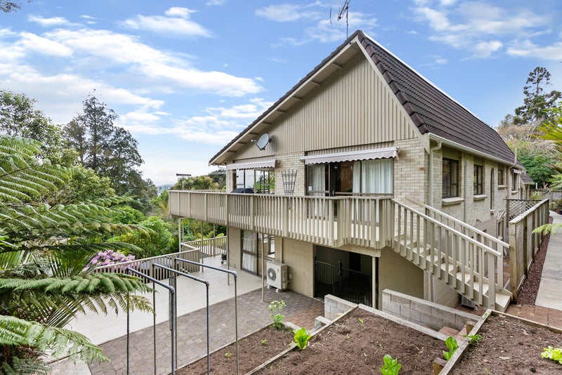 18 Atarua Gardens, Waiatarua, Auckland - Carousel 2