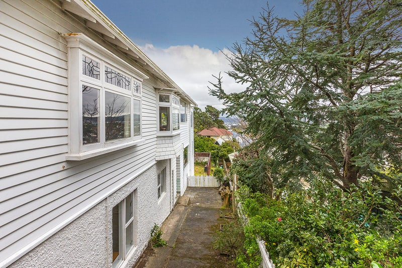 169 Seatoun Heights Road, Seatoun, Wellington - Carousel 2