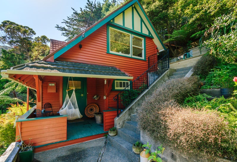 17 PITOITOI RD, DAYS BAY, EASTBOURNE - Carousel 2