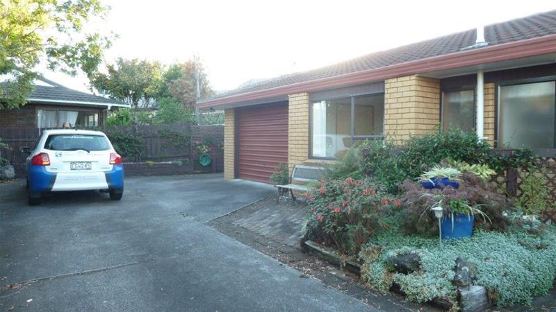 2/27B Booralee Avenue, Botany Downs, Auckland - Carousel 2