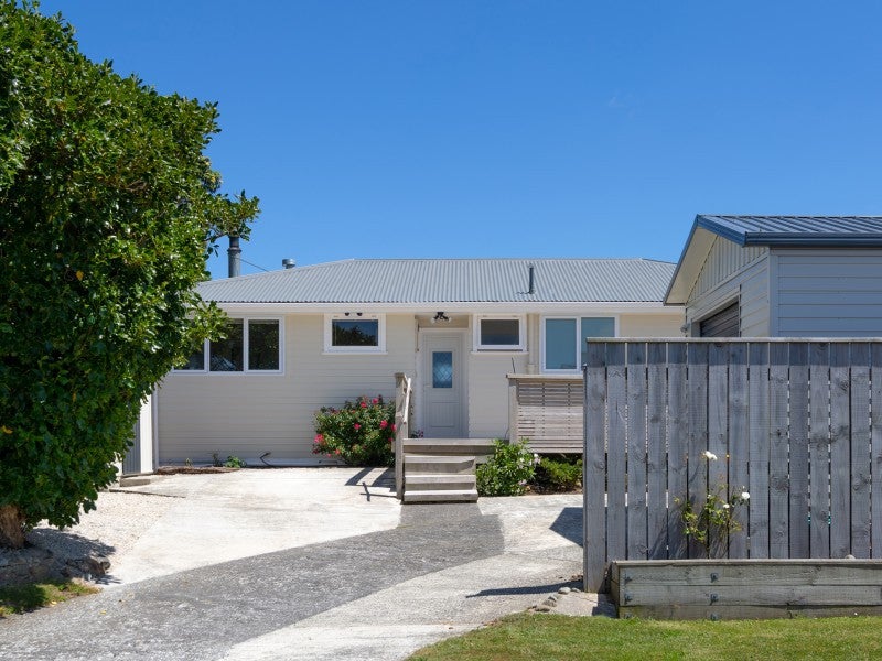 30 Quigley Street, Newlands, Wellington - Carousel 2