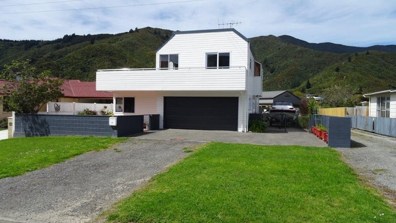 23 Beach Road, Waikawa, Picton - Carousel 2