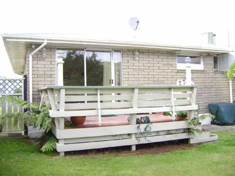 6 Levin Grove, Kelson, Lower Hutt - Carousel 14