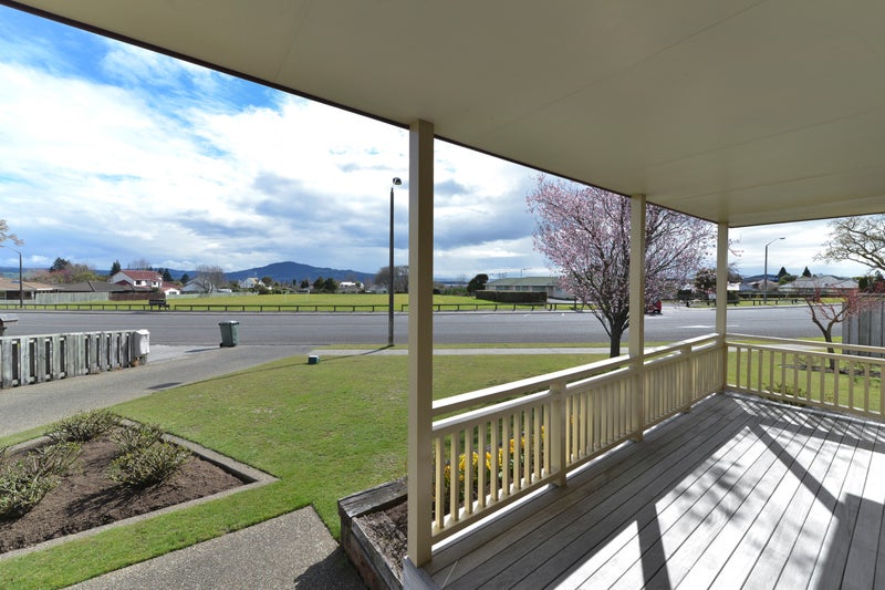 21 Warwick Drive, Lynmore, Rotorua - Carousel 2