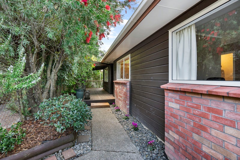 1/16 Valecrest Place, Bayview, Auckland - Carousel 17