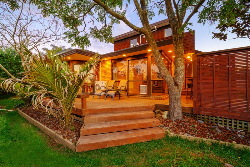 1/14 Lochend Place, Highland Park, Auckland - Carousel 2