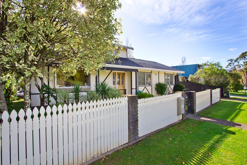 10 Kurth Crescent, Silverstream, Upper Hutt - Carousel 2