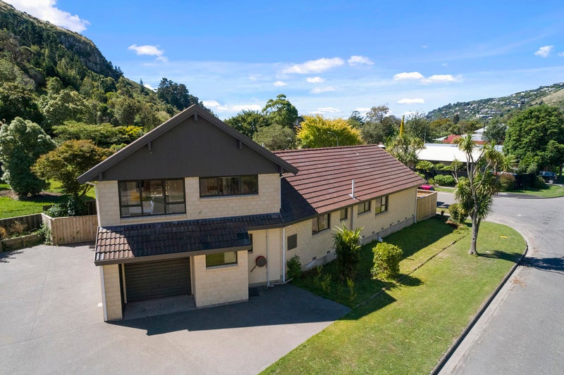 1 Finnsarby Place, Sumner, Christchurch - Carousel 1