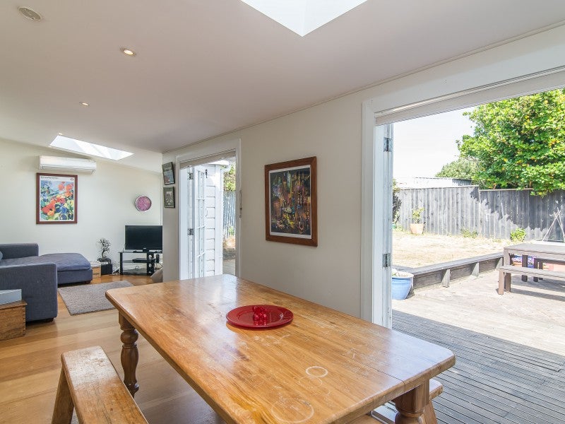11 Hohiria Road, Hataitai, Wellington - Carousel 2