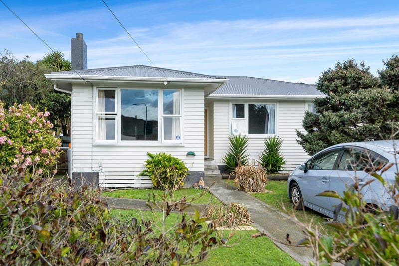 77 Karamu Crescent, Wainuiomata, Lower Hutt - Carousel 2