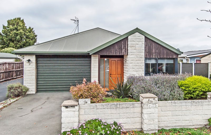2/1B Badger Street, Parklands, Christchurch - Carousel 1
