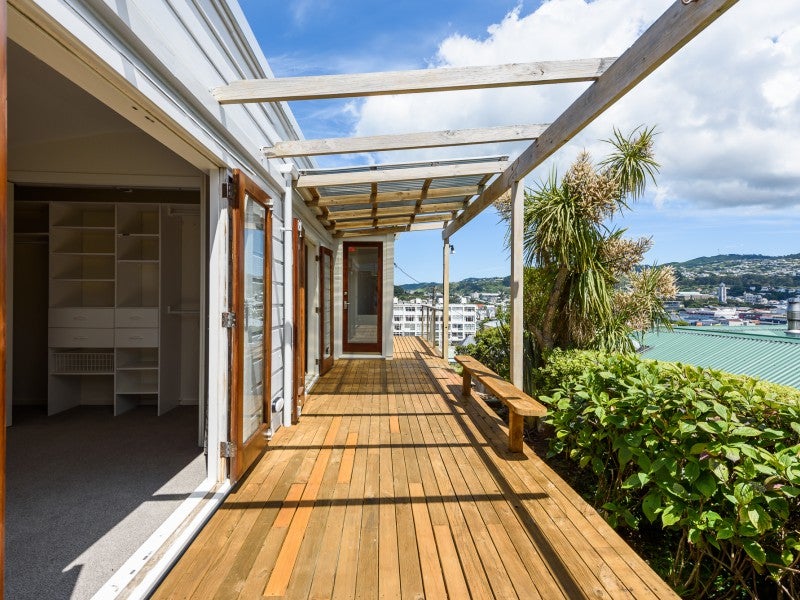 2 Earls Terrace, Mount Victoria, Wellington - Carousel 1